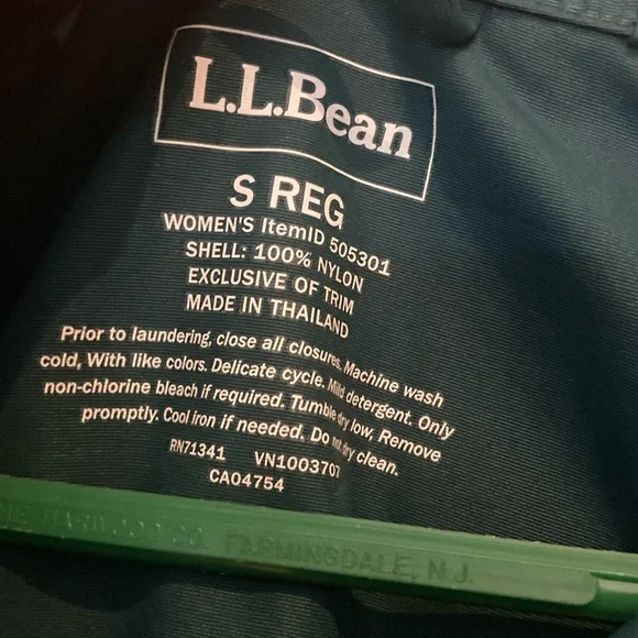 L.L. Bean- Women's Mountain Classic Anorak, Multi-Color, S Reg - Picture 6 of 7